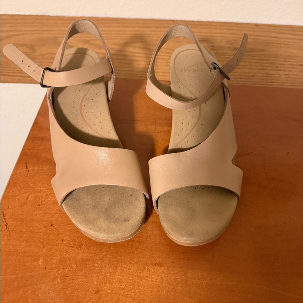Dansko Tasha Leather Stylish Tan‎ Sandals for Women